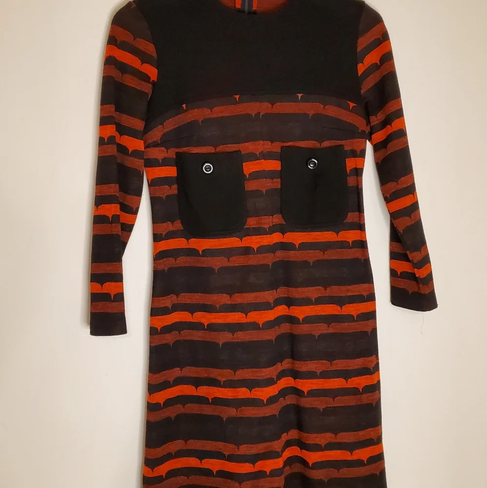 Danish Vintage Mod Red and Black 60s Patterned Long-Sleeve Front Pocket Dress - Picture 7 of 12